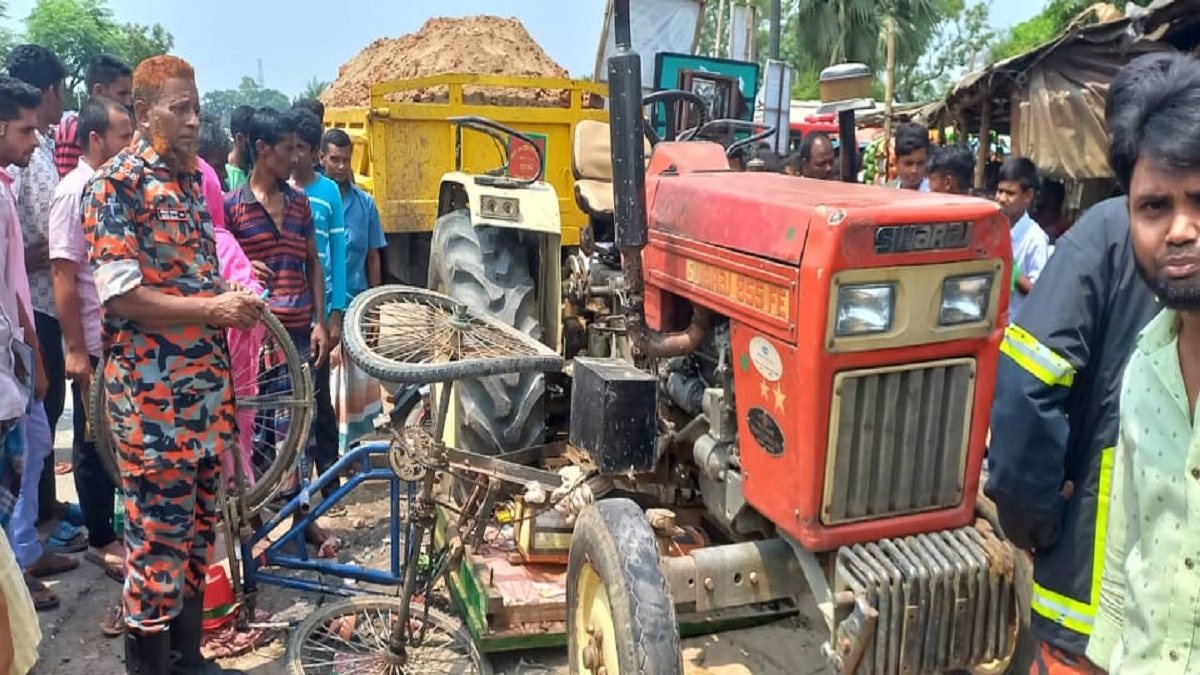 নাটোরের সিংড়ায় ট্রাক্টরের ধাক্কায় স্কুল শিক্ষকের মৃত্যু