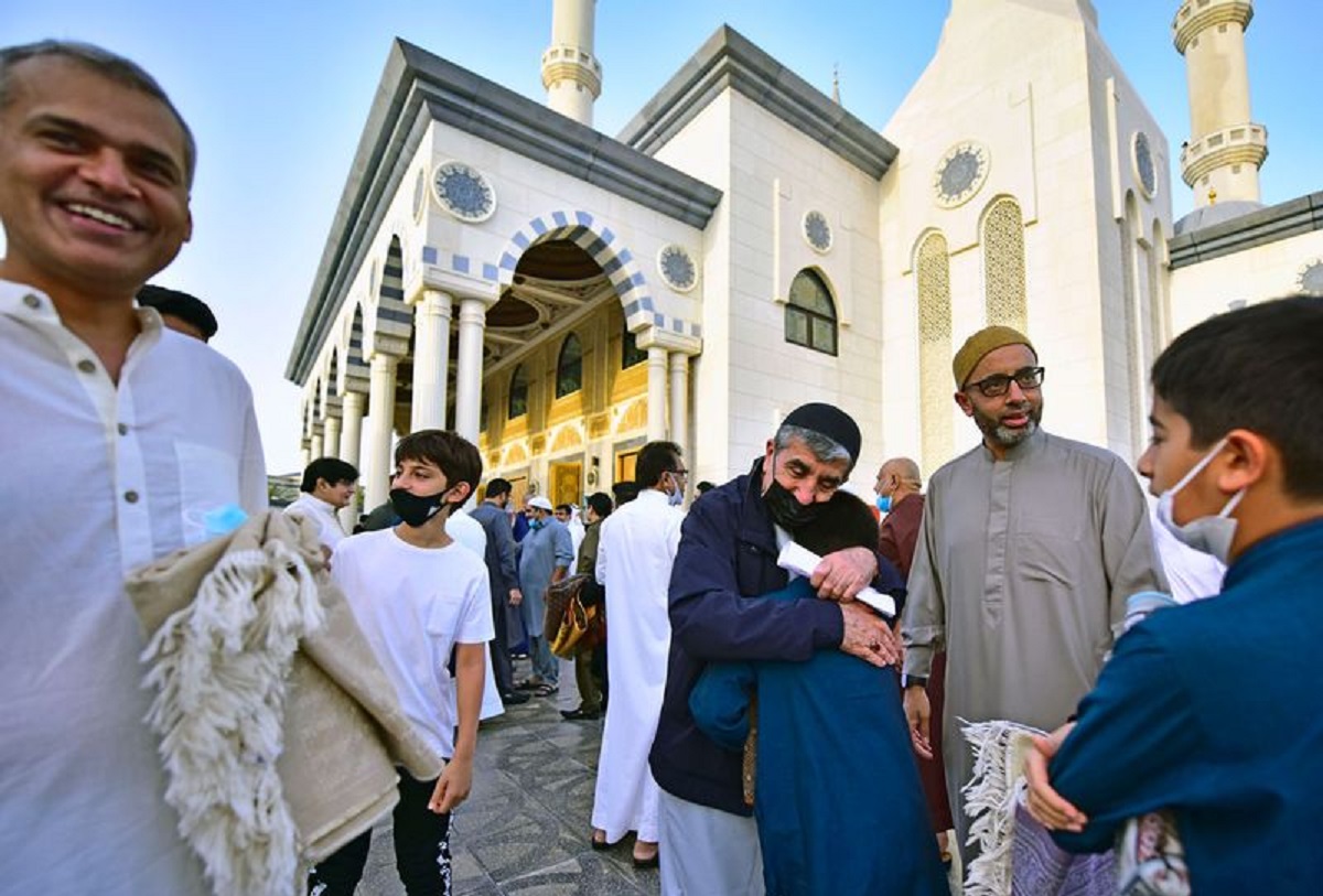 করোনার ফাঁড়া কাটিয়ে সৌদি আরবে পালিত হচ্ছে ঈদুল ফিতর