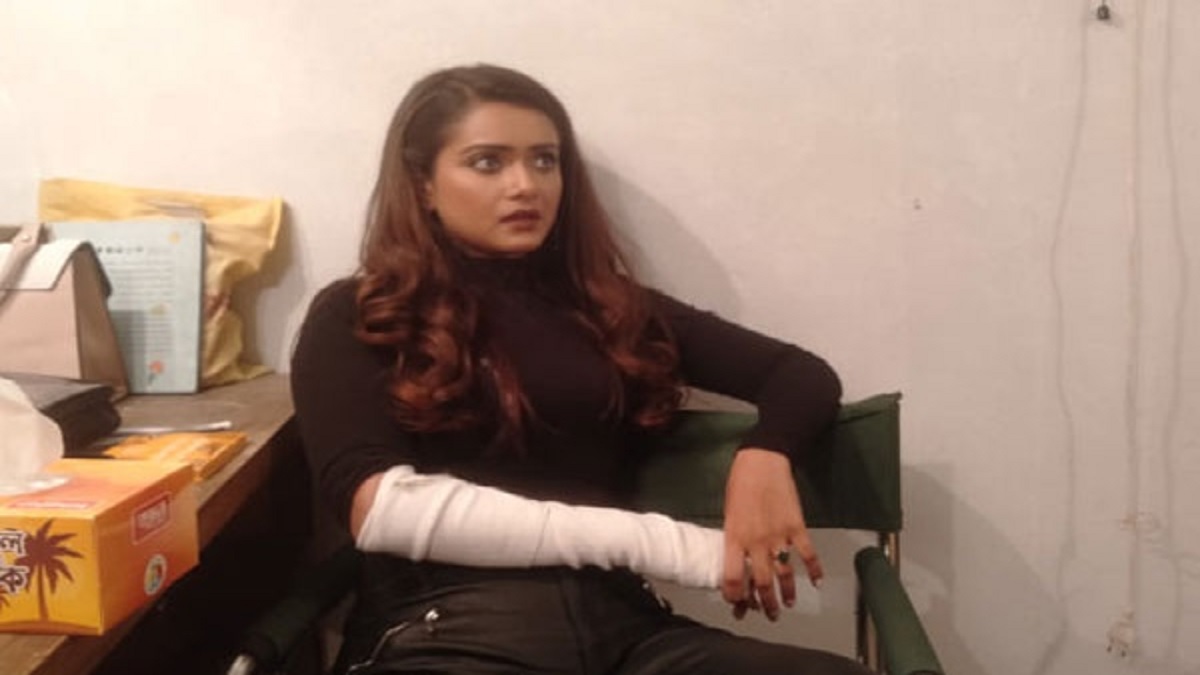 শুটিং করতে গিয়ে আহত তানজিন তিশা