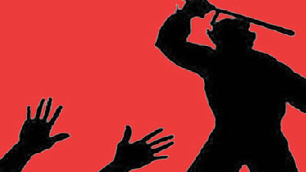 বসতভিটা দখল করতে চা বিক্রেতাকে গাছে বেঁধে নির্যাতন, ১৪ মাসেও দাখিল হয়নি চার্জশিট