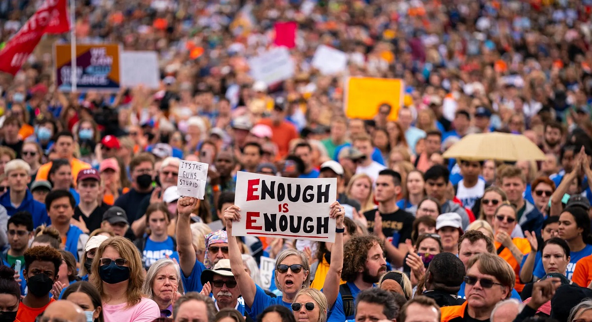 বন্দুক সুরক্ষা আইনের দাবিতে যুক্তরাষ্ট্রের হাজারো মানুষের বিক্ষোভ