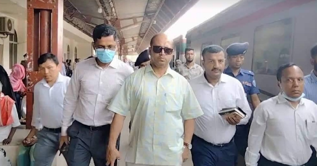 সরকারি নির্দেশনা না মেনে বিলাসবহুল সেলুন কোচে প্রকল্প পরিদর্শন রেলপথ মন্ত্রণালয়ের সচিবের