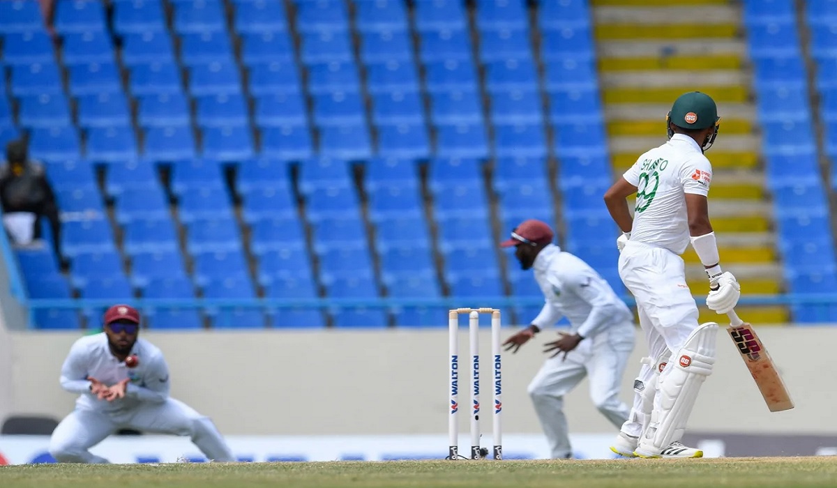 ইনিংস পরাজয় এড়াতে সাকিবের কাঁধে বাংলাদেশ