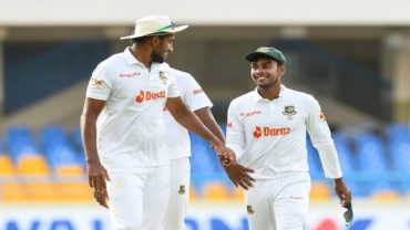 ১১২ রানে পিছিয়ে থেকে ৩য় দিন শুরু করবে সাকিব বাহিনী