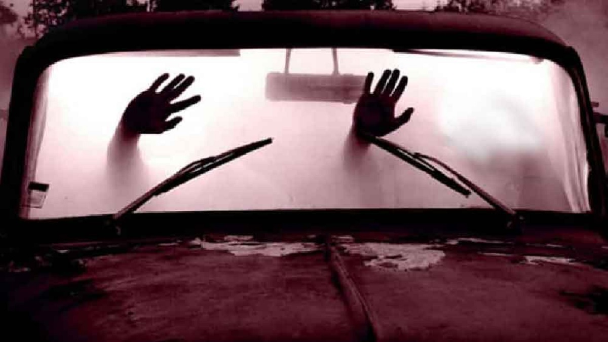 খেলতে খেলতে গাড়িতে উঠতেই আটকে গেল দরজা, দম বন্ধ হয়ে দুই শিশুর মৃত্যু!