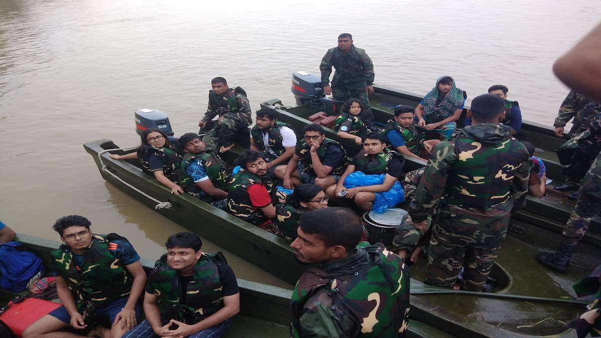 আটকে পড়া ঢাবির ২১ শিক্ষার্থী জানালো নিরাপদে আছে, ফিরছে সিলেটে