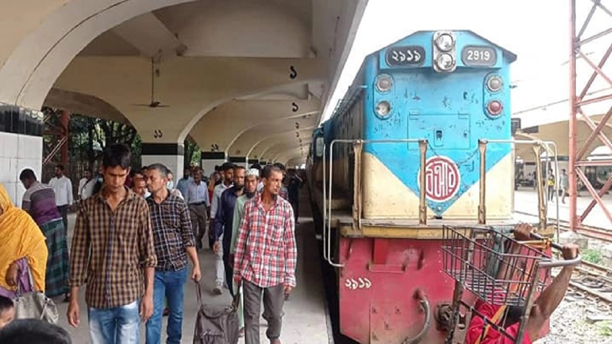 ১ জুলাই থেকে শুরু ঈদের অগ্রিম টিকিট বিক্রি: রেলমন্ত্রী