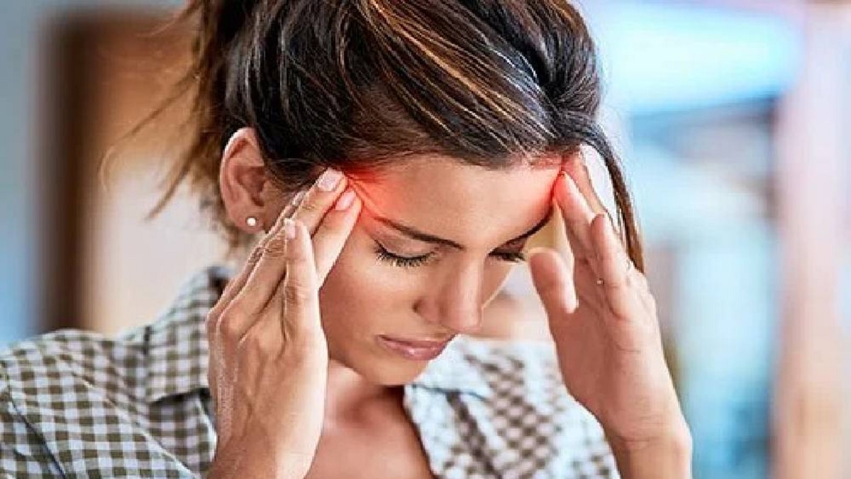 যে ৫টি খাবার বাড়িয়ে দিতে পারে মাইগ্রেনের ব্যথা