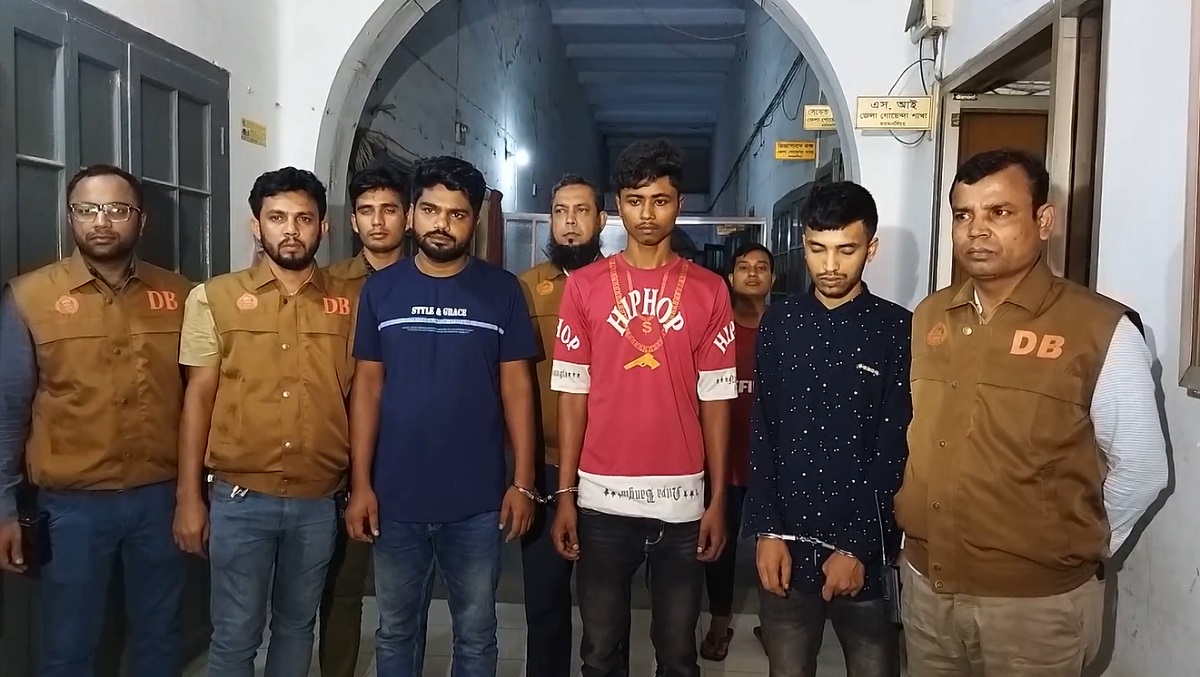 ময়মনসিংহে চালককে হত্যা করে অটোরিকশা ছিনতাইয়ের ঘটনায় আটক ৩