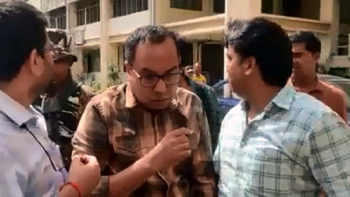 পি কে হালদারকে আরও ১৪ দিনের জেল হেফাজতের নির্দেশ