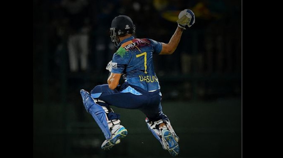 সিরিজ হারলেও শেষ ম্যাচে লঙ্কানদের হাসালেন অধিনায়ক