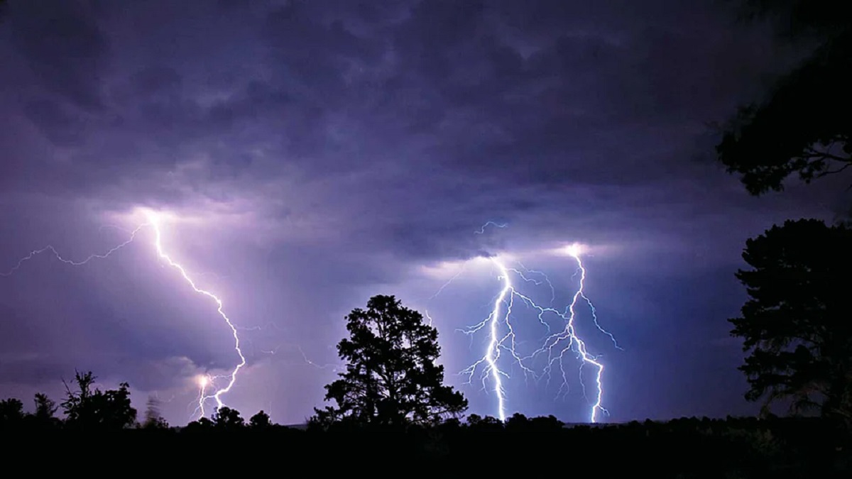 দেশে বাড়ছে বজ্রপাতের ভয়াবহতা, কাজেই লাগছে না কোটি টাকা ব্যয়ে স্থাপিত রাডার