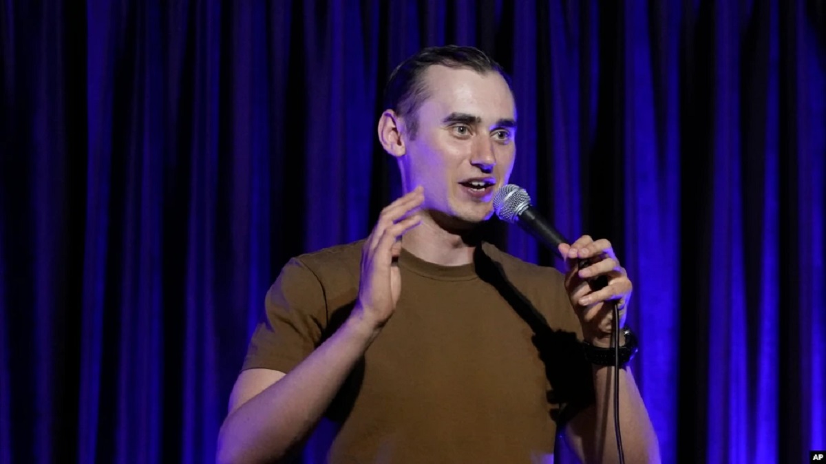 যুদ্ধের মধ্যেও পুতিন-রুশ সেনা নিয়ে ইউক্রেনে চলছে স্ট্যান্ড আপ কমেডি শো