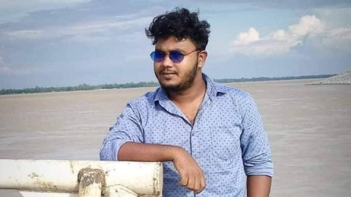 প্রধানমন্ত্রীর কন্যা পুতুলকে নিয়ে কটূক্তির অভিযোগে যুবক গ্রেফতার