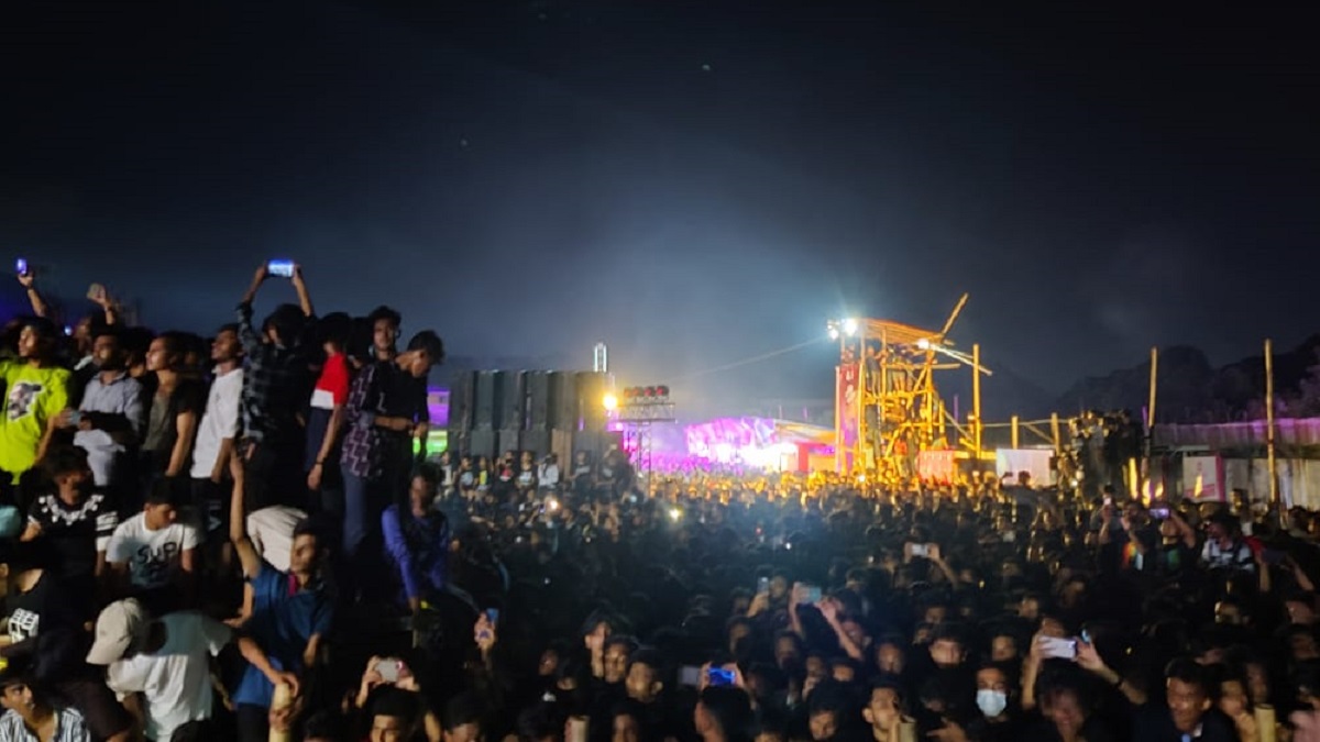 চট্টগ্রামে কনসার্টে প্রবেশের সময় পদদলিত হয়ে আহত ৩