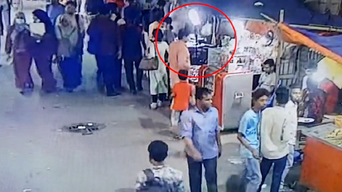 আত্মহত্যার জন্য নিজেই ছুরি কিনেছিলেন বারী, সিসি ক্যামেরার ফুটেজ দেখে যা জানালো ডিবি