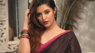 মাঝরাতে লাইভে পরীমণি, বললেন কেঁচো খুঁড়তে সাপ না বেরিয়ে যায়