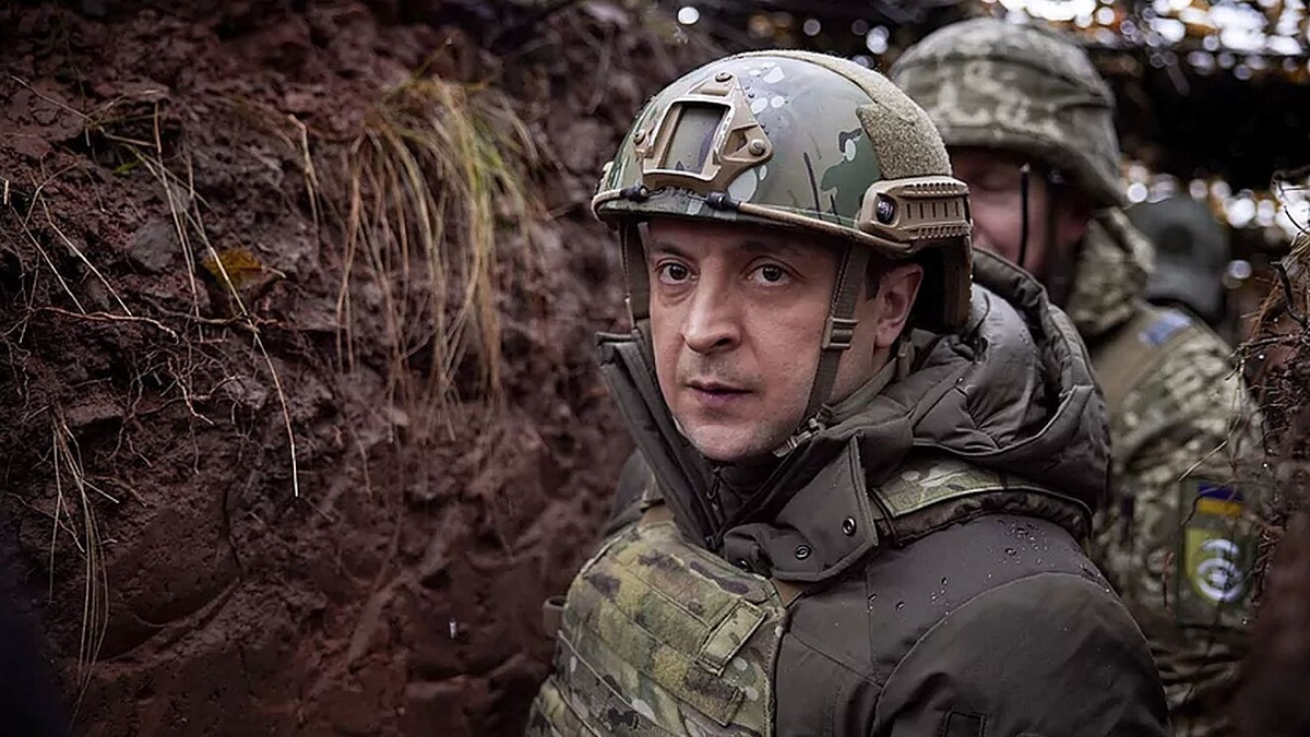 জেলেনস্কি প্রশাসনে ফাটল, নিরাপত্তা সংস্থা প্রধানের এবার পর ২৮ কর্মকর্তাকে ছাঁটাই