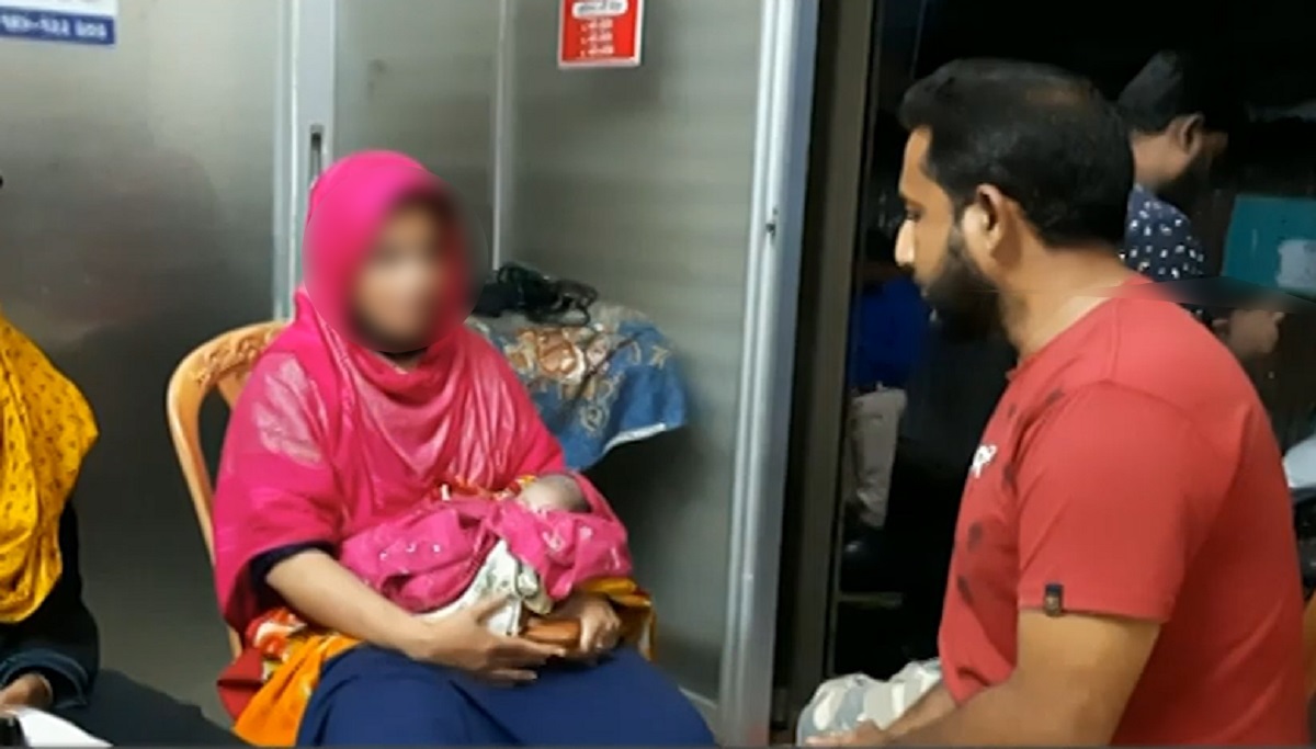 সরকারি হাসপাতালে চিকিৎসা না পেয়ে রাস্তায় সন্তান প্রসব, অভিযোগ অস্বীকার সংশ্লিষ্টদের