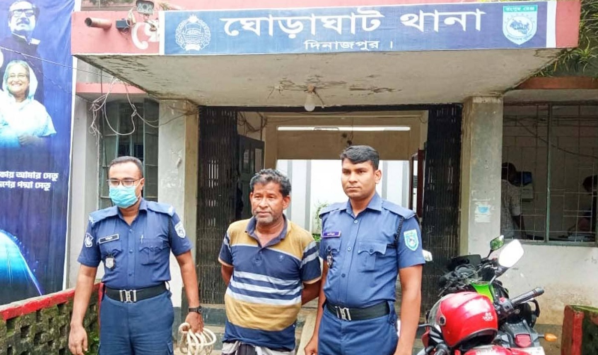 ব্যাগে ইয়াবা রেখে নারীকে ফাঁসাতে গিয়ে আটক মাদক সম্রাট হালিম