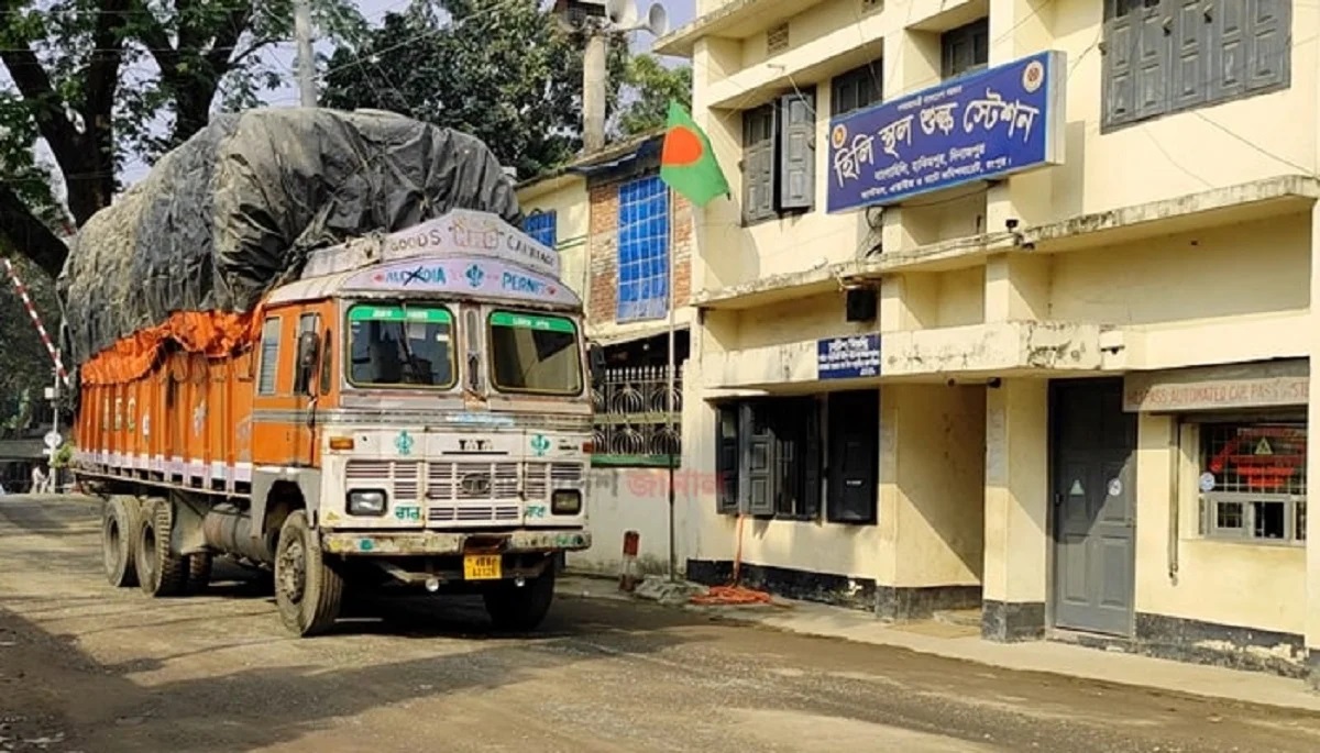 ঈদ উপলক্ষে হিলি স্থলবন্দরে ৮ দিনের ছুটি শুরু আজ থেকে