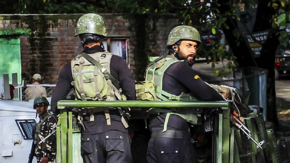 ভারত নিয়ন্ত্রিত কাশ্মিরে নিরাপত্তা বাহিনীর অভিযান, নিহত ১