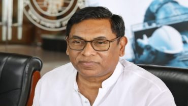 বিদ্যুৎ সমস্যার জন্য দুঃখ প্রকাশ ও সবার সহযোগিতা কামনা করে প্রতিমন্ত্রীর স্ট্যাটাস