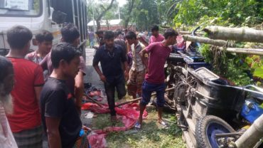 রংপুরে ট্রাক-অটোরিকশার সংঘর্ষ, নিহতের সংখ্যা বেড়ে ৫