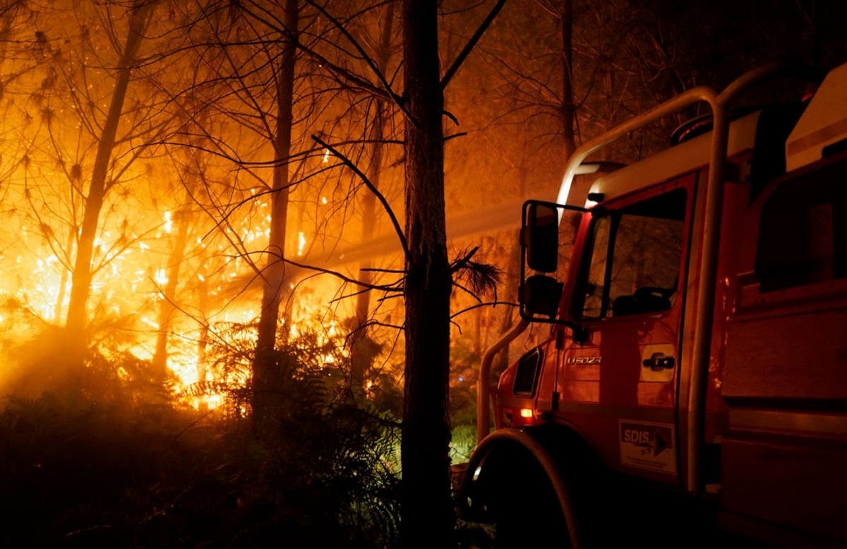 সম্পূর্ণভাবে নিয়ন্ত্রণের বাইরে স্পেনের দাবানল