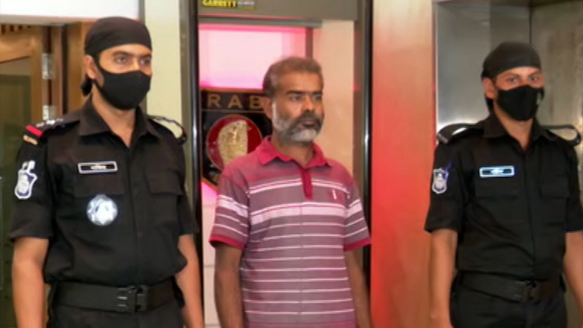 ভাবীর সাথে পরকীয়ার জেরে স্ত্রী-মেয়েকে হত্যা! ১৭ বছর পর গ্রেফতার মৃত্যুদণ্ডপ্রাপ্ত আসামি