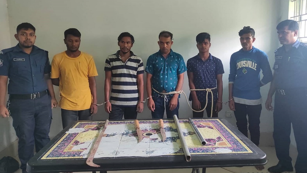 আখাউড়ায় ডাকাতির প্রস্তুতিকালে আটক ৫