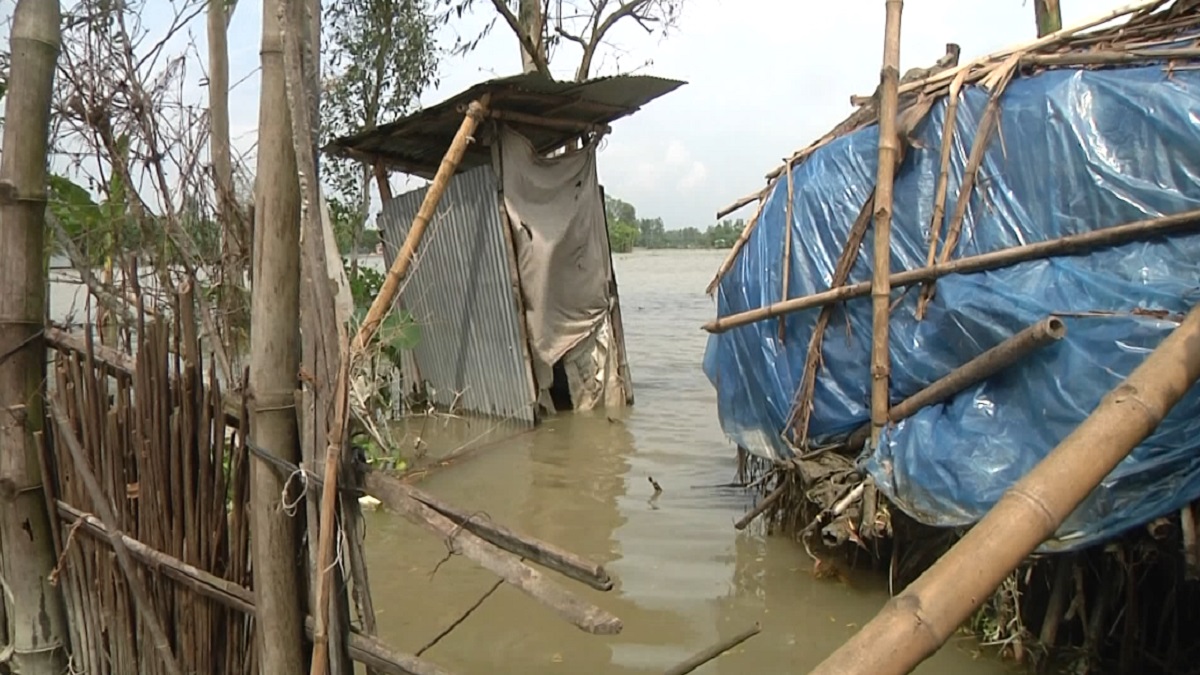 কেউ মারা গেলে দাফন করা নিয়েও সংকটে তিস্তা অববাহিকার মানুষ
