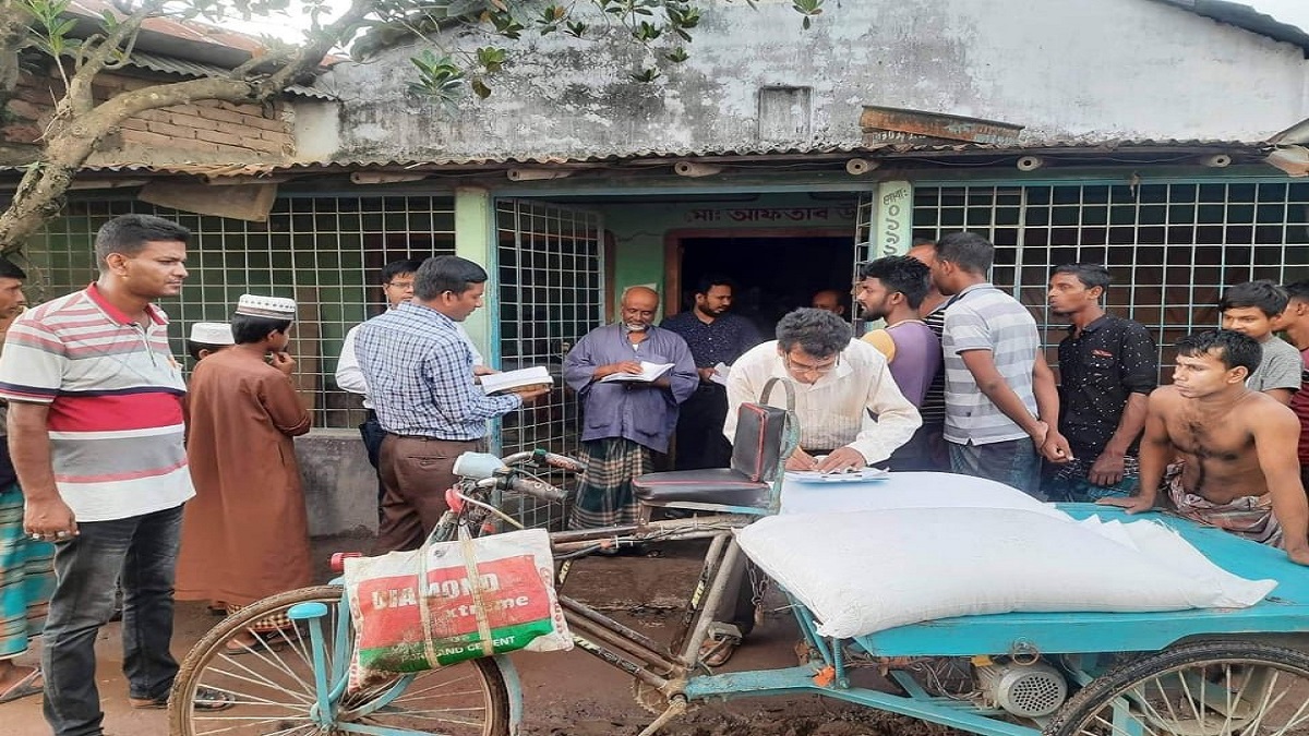 শৈলকুপায় ৩ সার ব্যবসায়ীকে ৪০ হাজার টাকা জরিমানা