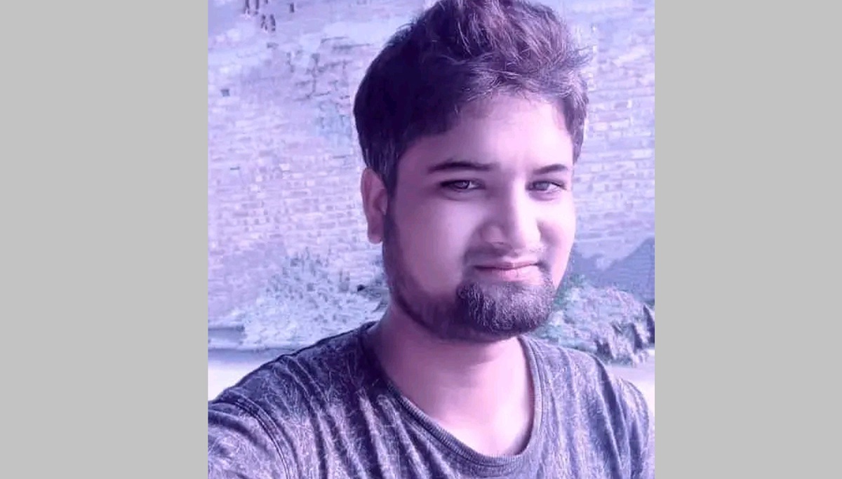 রংপুরে হাঁসের ছানা বাঁচাতে গিয়ে উল্টে গেলো অটো, স্নাতকের ছাত্র নিহত