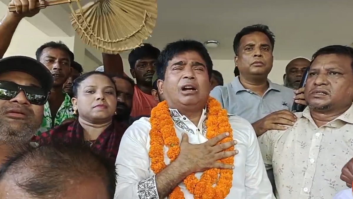 আদালত দিলেন আত্মসমর্পণের নির্দেশ, এলাকায় গিয়ে বললেন, জামিন পেয়েছি