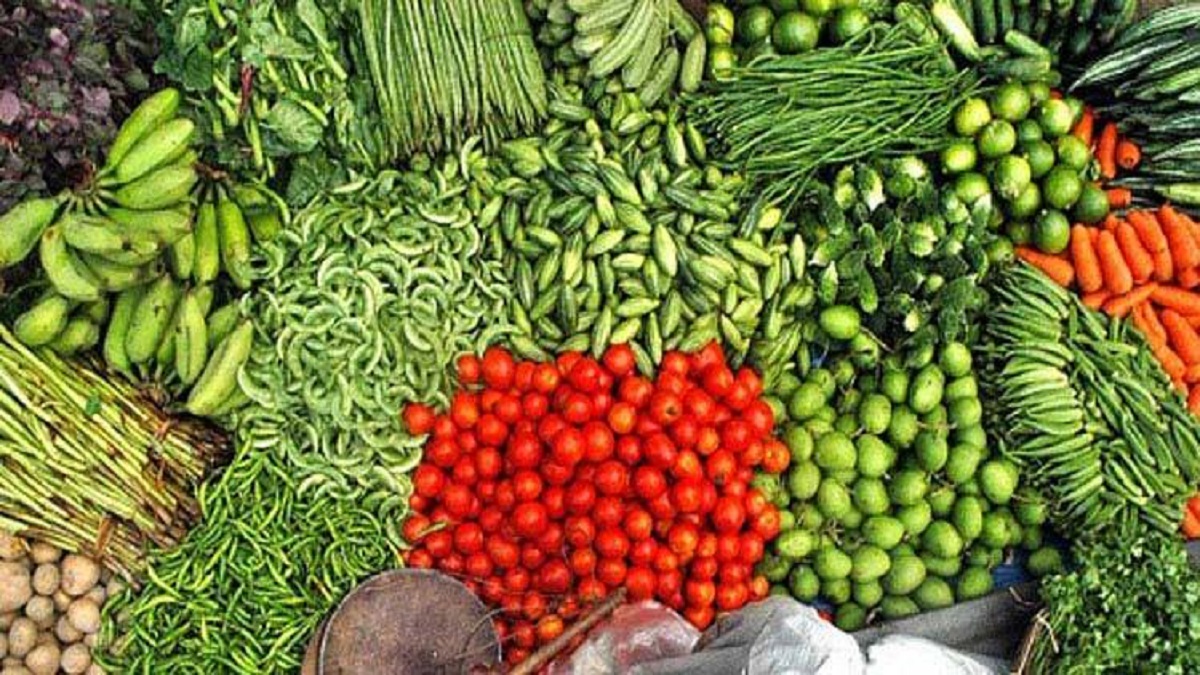 তেলের দাম যে হারে বেড়েছে, সবজির দাম বেড়েছে তার কয়েকগুণ