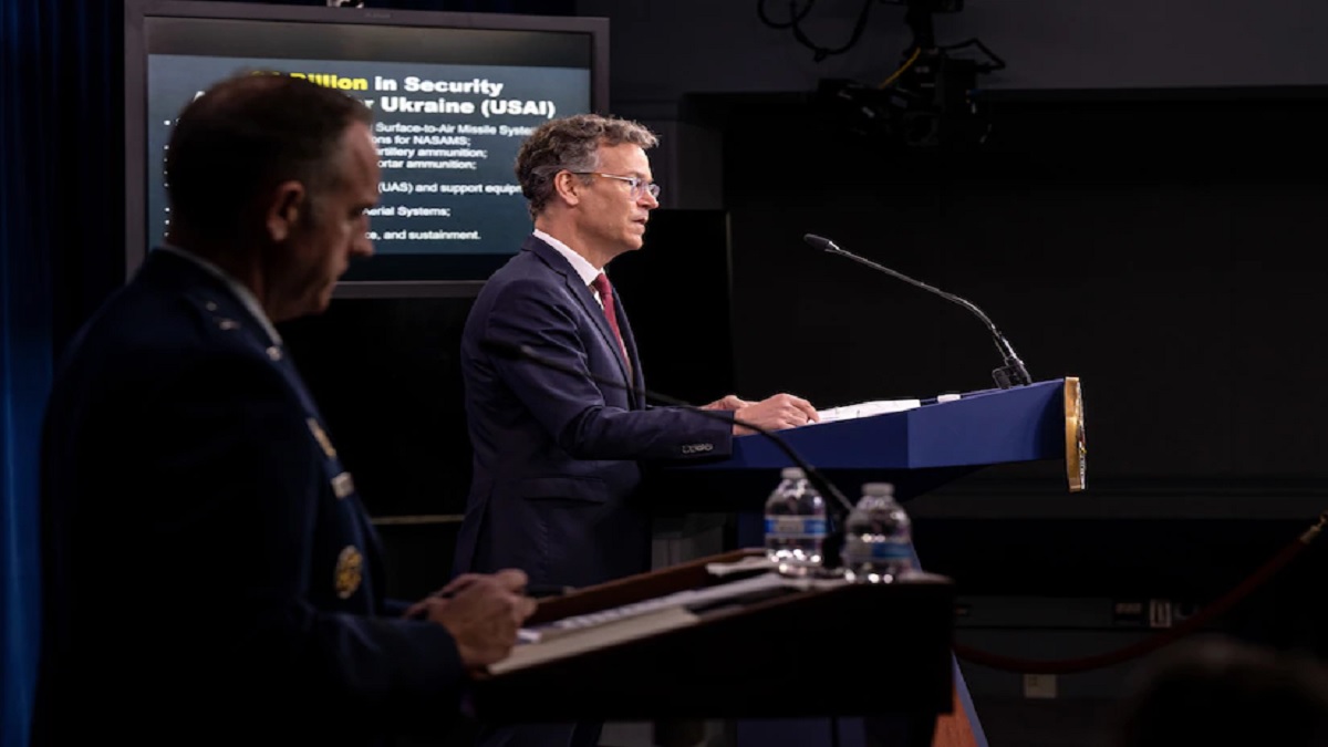 ইউক্রেনকে আরও ৩০০ কোটি ডলারের সামরিক সহায়তা দিচ্ছে যুক্তরাষ্ট্র