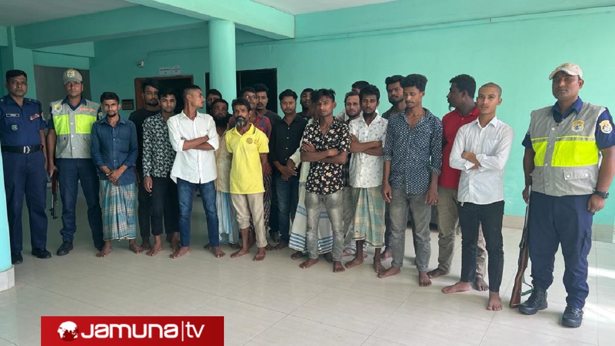 কক্সবাজারে অটোচালকের বেশে পর্যটক হয়রানি, পর্যটক সেজে পুলিশের অভিযান