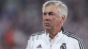 আর কোনো খেলোয়াড় কিনবে না রিয়াল: আনচেলত্তি