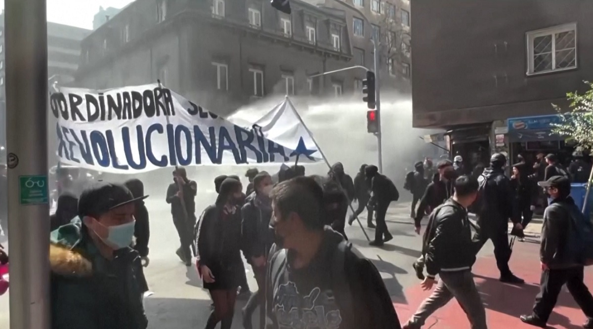 বিক্ষোভে উত্তাল চিলি