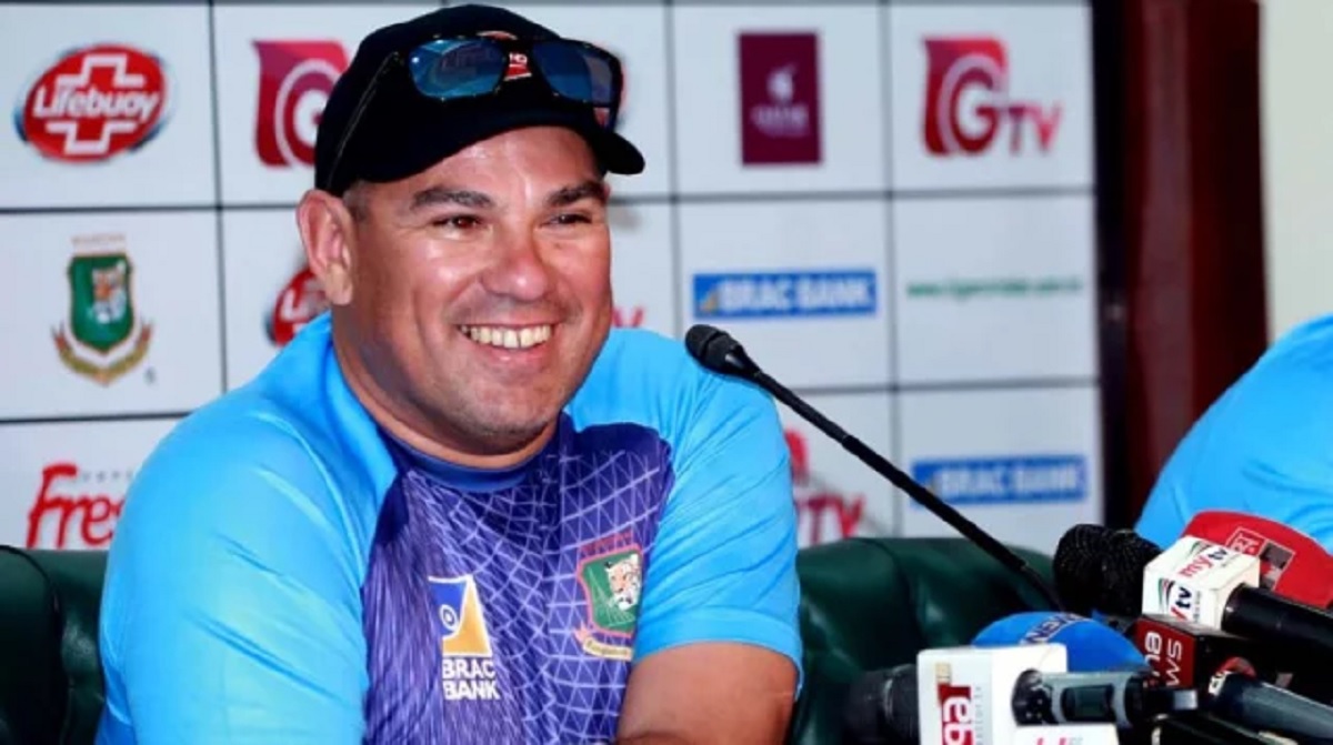 বাংলাদেশে ক্রিকেটারদের চিন্তার স্বাধীনতা দেয়া হয় না, রাখা হয় ধমকের ওপর: ডোমিঙ্গো