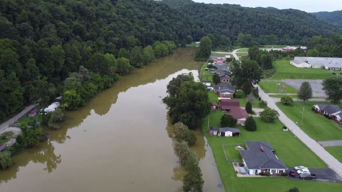 যুক্তরাষ্ট্রের কেন্টাকিতে বন্যা পরিস্থিতির অবনতি, প্রাণহানি বেড়ে দাঁড়িয়েছে ৩৫ জনে