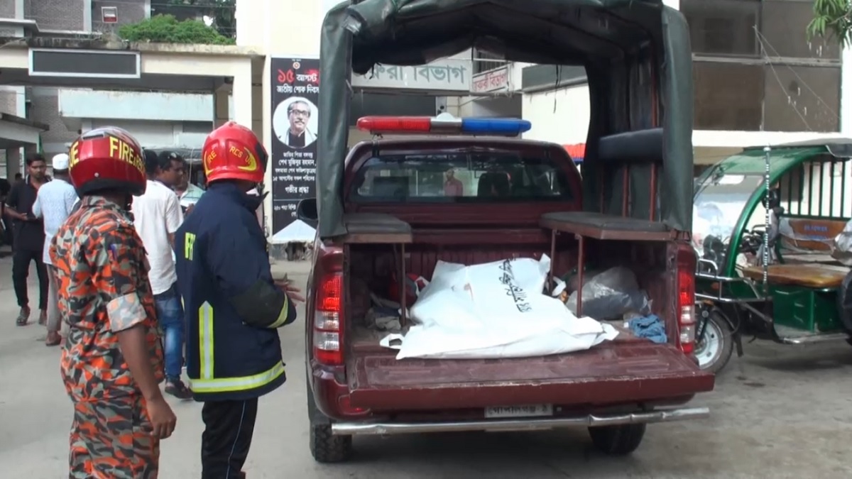 গোপালগঞ্জে পৃথক সড়ক দুর্ঘটনায় নিহত ৩