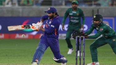 জাদেজাকে ৪’এ ব্যাট করতে দেখেই কি এলোমেলো পাকিস্তানের পরিকল্পনা?
