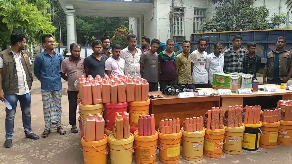 যশোরে খুনসহ ডাকাতির ঘটনায় ডাকাত চক্রের ১২ সদস্য গ্রেফতার