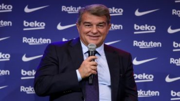 সময় ফুরিয়ে আসলেও খেলোয়াড় নিবন্ধনের জটিলতায় বার্সা