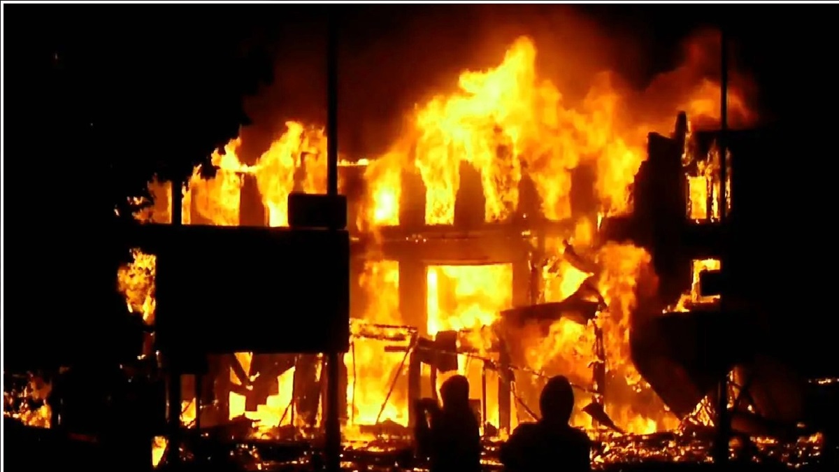 পরীক্ষায় ফেল করতে পারে হবু স্ত্রী, শঙ্কায় স্কুলে আগুন ধরিয়ে দিলো মিসরীয় স্বামী