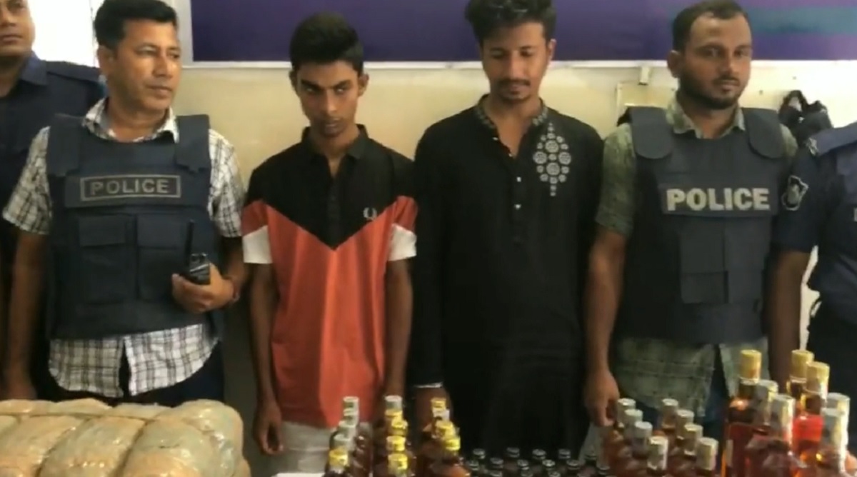 নোয়াখালীতে মাদকসহ ২ যুবক আটক