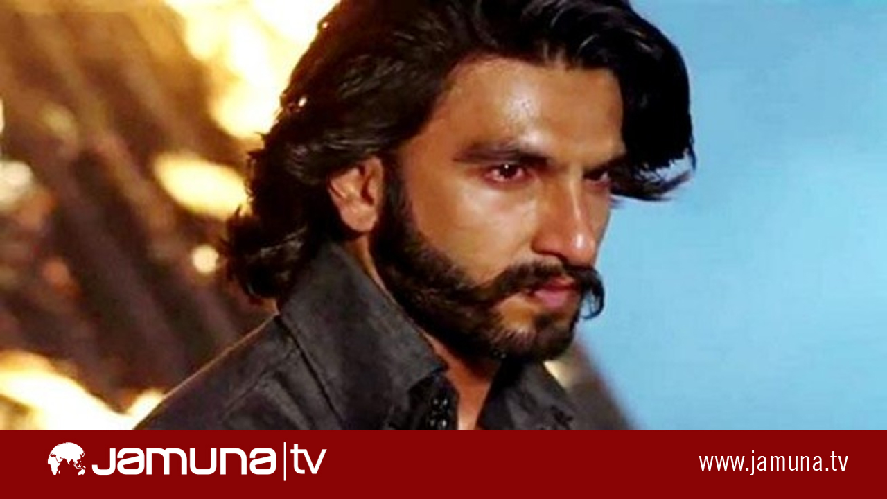 অশ্লীলতার অভিযোগে রনবির সিংকে মুম্বাই পুলিশের তলব