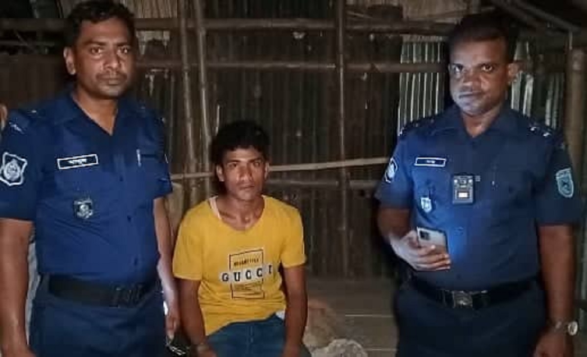 মাকে হত্যার পর ঘরেই পুঁতে রাখেন লাশ, ছেলে গ্রেফতার